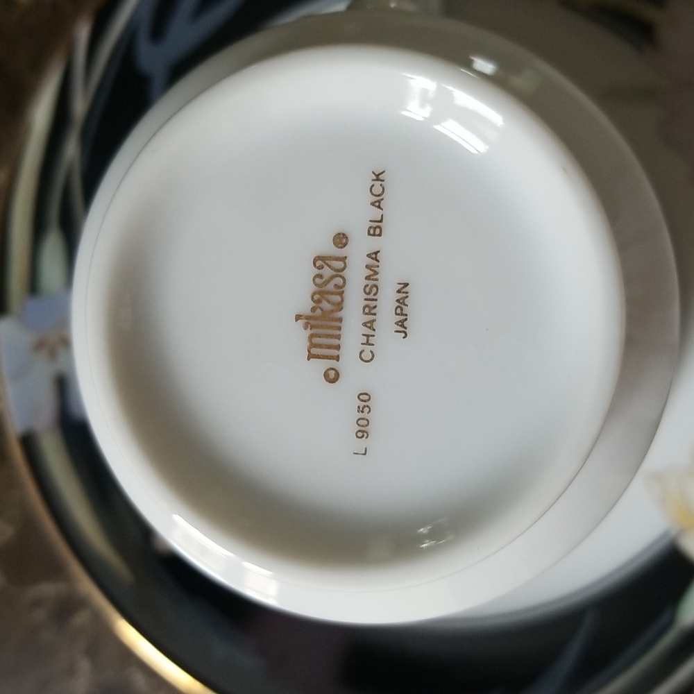 🥳 Host Pick 🥳 Mikasa Charisma (Black) Porecelain Tea Cup & Saucer - Picture 2 of 7
